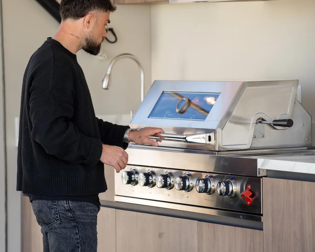 Loris Réale, fondateur de Nox outdoor kitchens